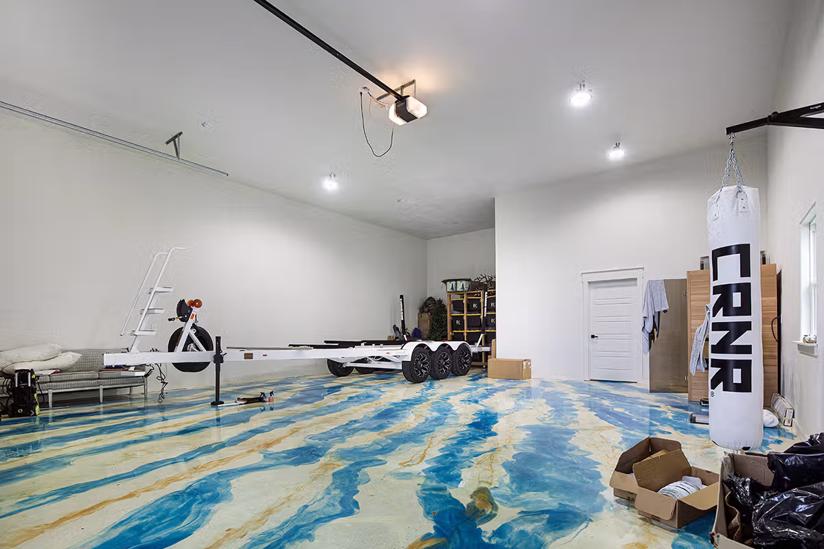 Huge Insulated Shop with Custom Floors