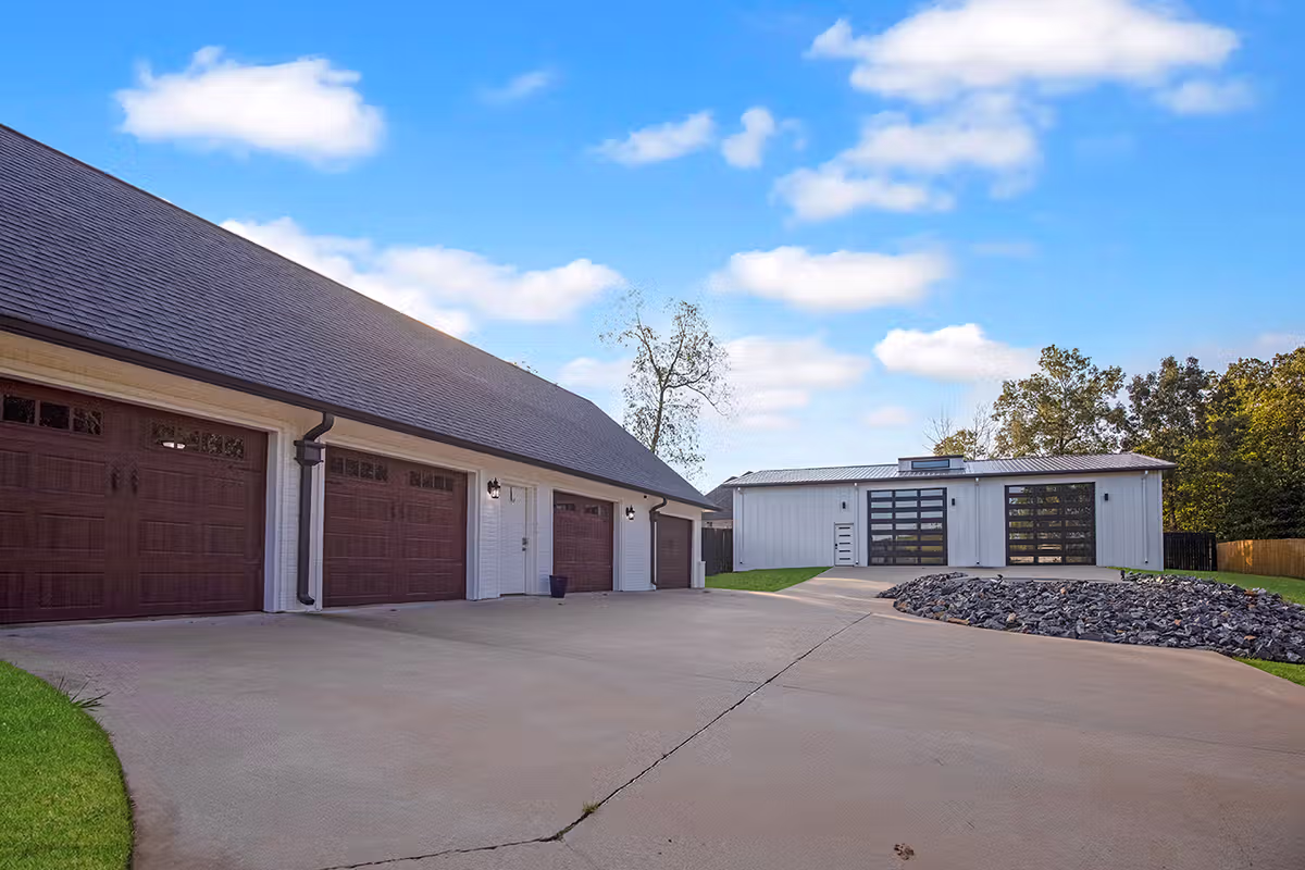 Red Bridge Estates Redwater Texas 4 Car Garage