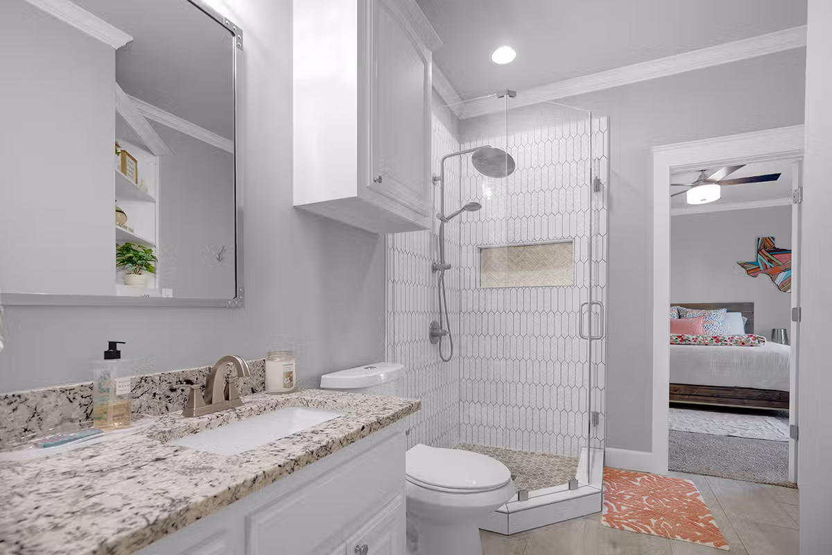 Redwater Luxury Home Upstairs Bathroom