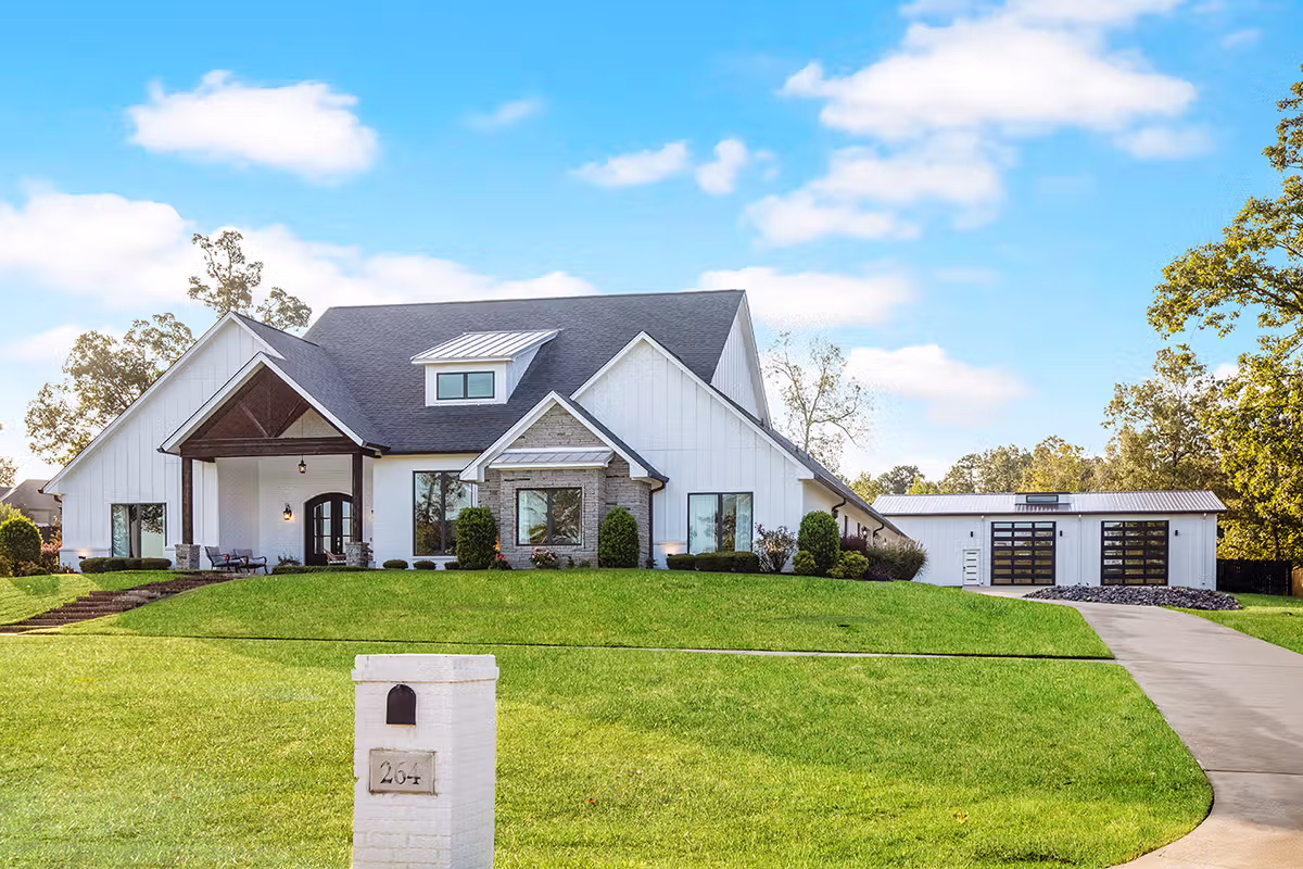 Redwater TX Home for Sale Driveway