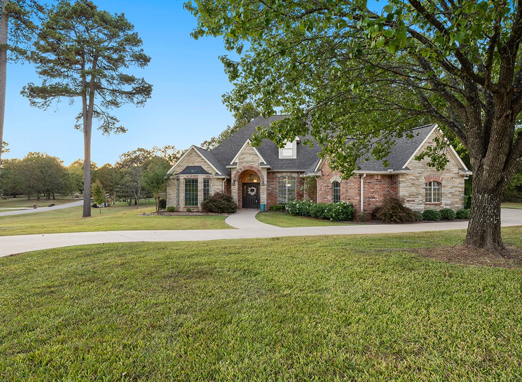 Beaver Creek Run Texarkana TX 75501 Front Yard