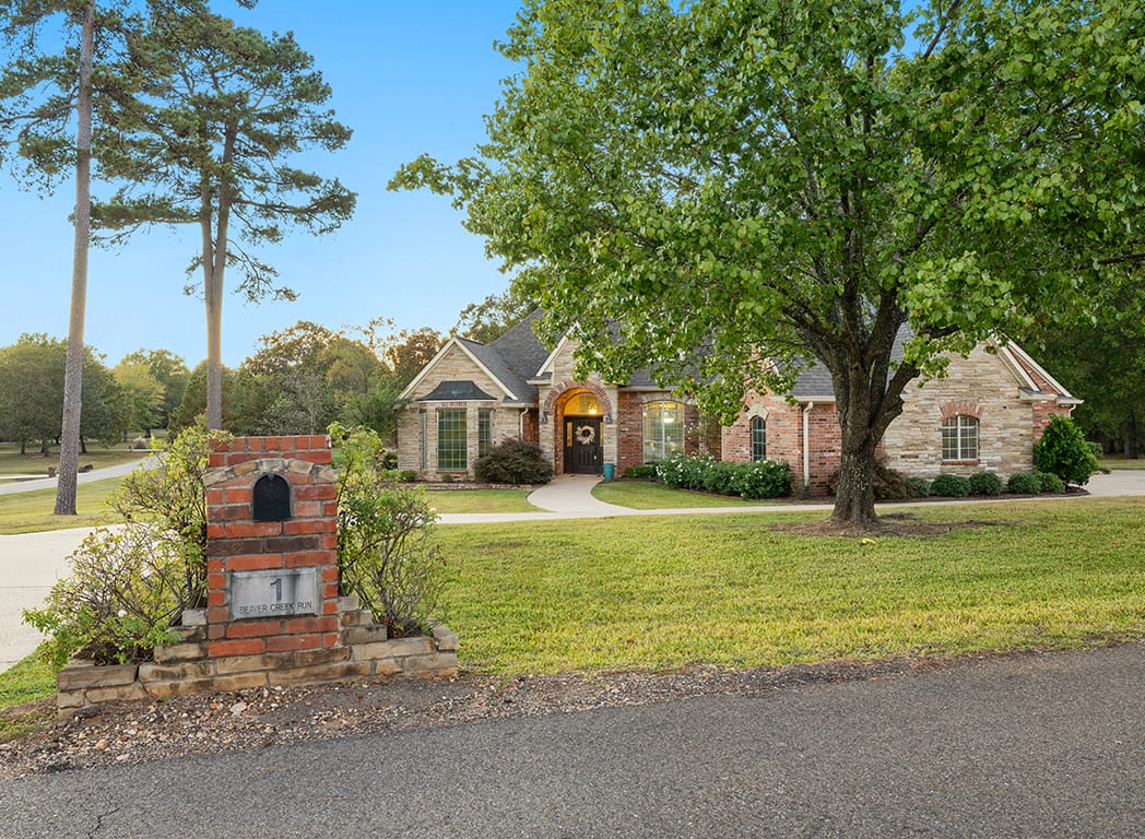 Beaver Creek Run Texarkana TX 75501 Mailbox and Front Yard View