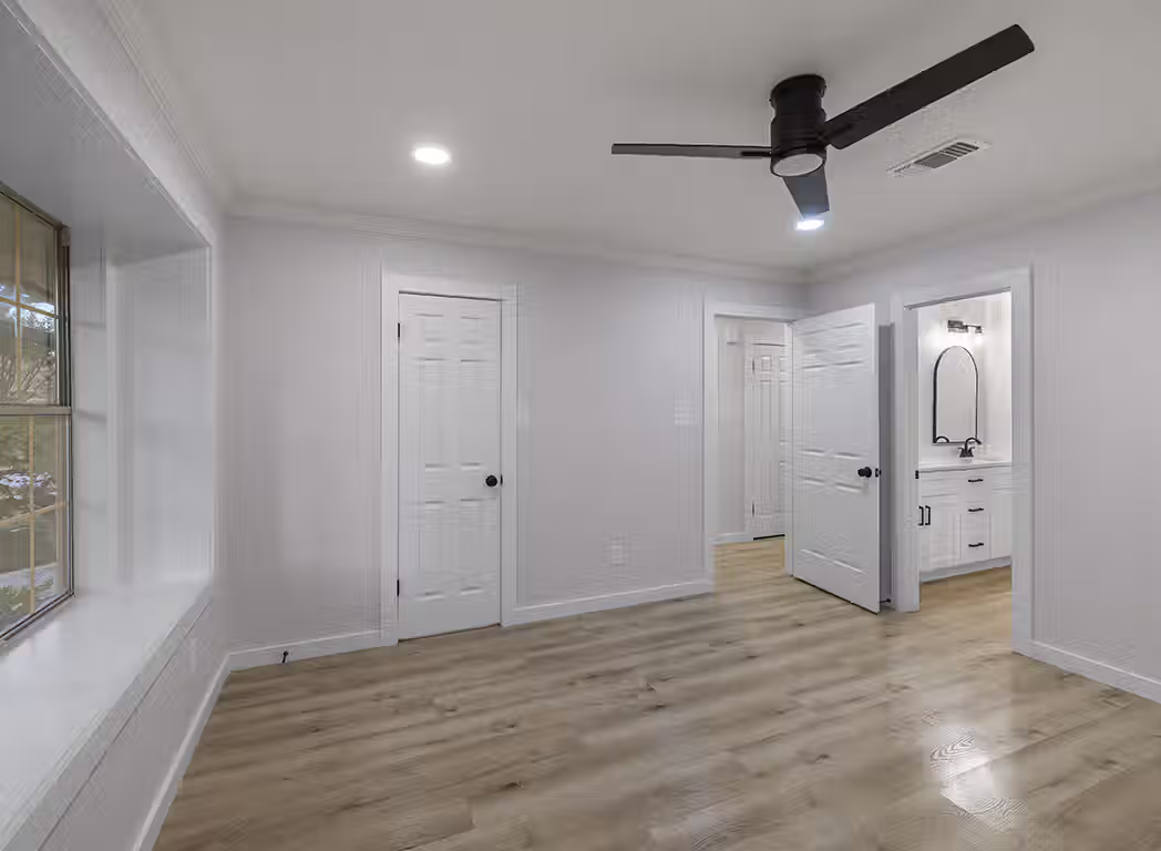 Maplecrest Bedroom 5 Ensuite HDR Real Estate Photo