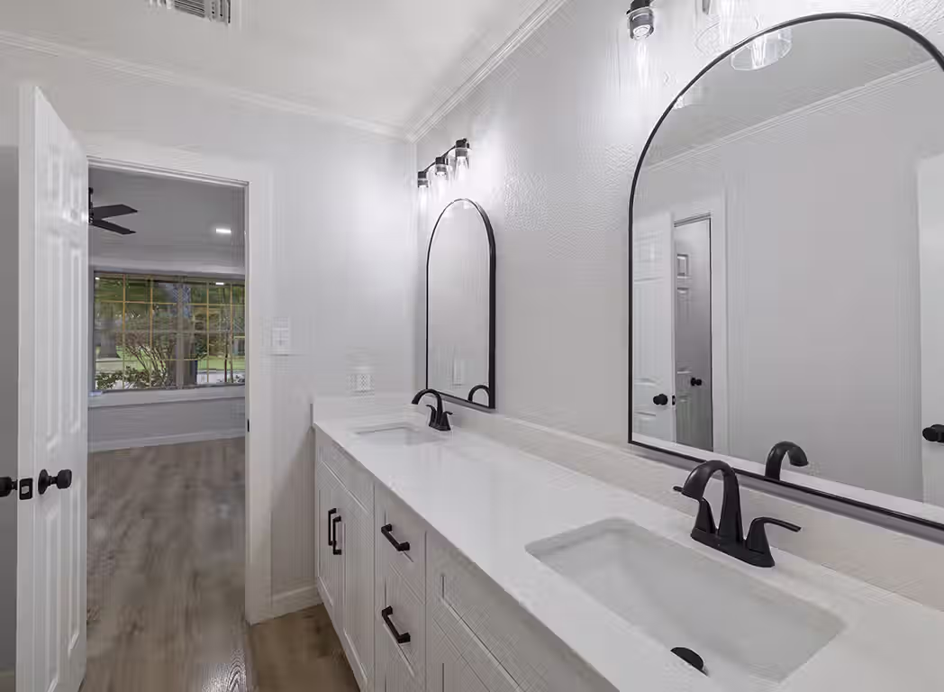 Maplecrest Guest Bath 1 HDR Real Estate Photo