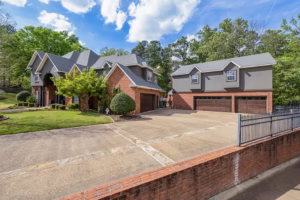 Real Estate Photography Company Stonegate Cir Texarkana Gated Driveway And Garage