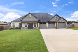 Real Estate Media Front Exterior Lawn View